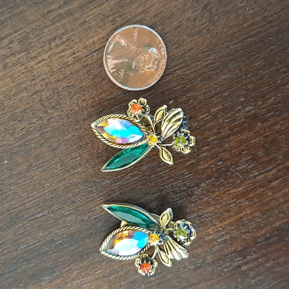 Vintage Clip Earrings Multicolored Multidimensional 1" - Picture 3 of 10